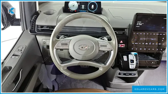 HYUNDAI STARIA 4WD LOUNGE 9-SEATER