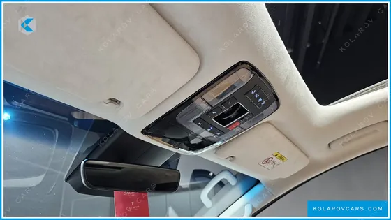 HYUNDAI STARIA LOUNGE 9-SEATER