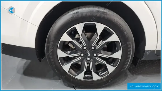 KIA CARNIVAL 9-SEATER SIGNATURE