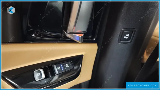 KIA CARNIVAL 9-SEATER SIGNATURE