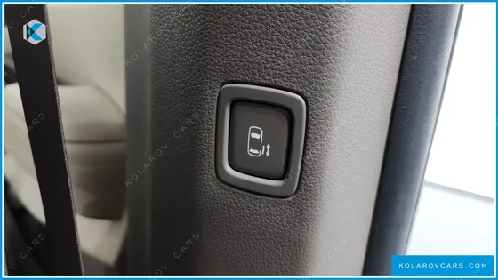 KIA CARNIVAL 9-SEATER NOBLESSE