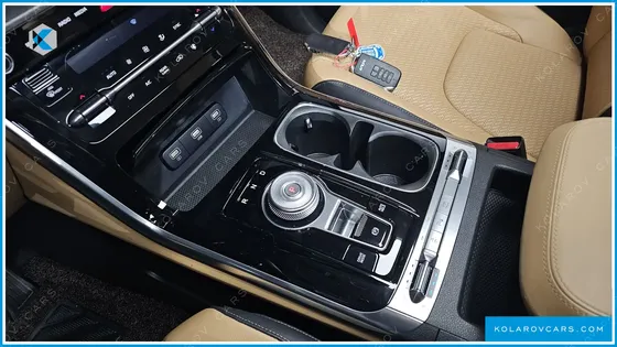 KIA CARNIVAL GASOLINE 9-SEATER SIGNATURE
