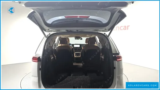 KIA CARNIVAL GASOLINE 9-SEATER SIGNATURE