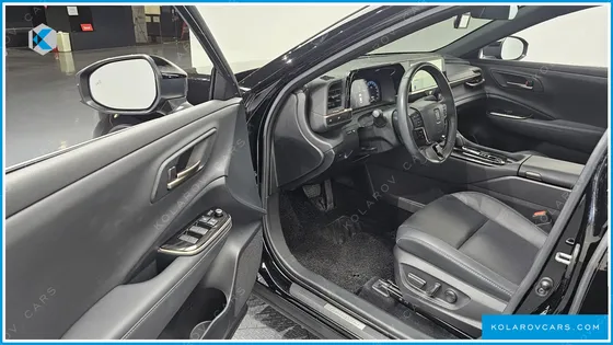 TOYOTA CROWN 2.5 4WD HYBRID
