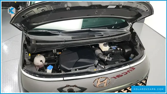 HYUNDAI STARIA 4WD LOUNGE 9-SEATER