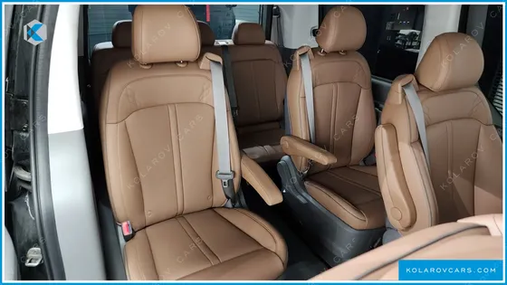 HYUNDAI STARIA 4WD LOUNGE 9-SEATER