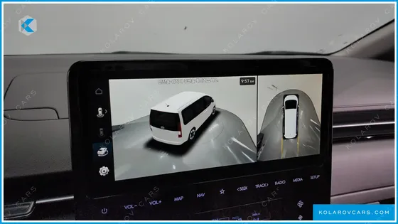 HYUNDAI STARIA 4WD LOUNGE 9-SEATER