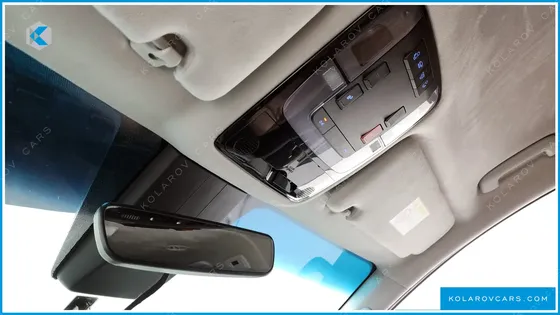 HYUNDAI STARIA 4WD LOUNGE 9-SEATER