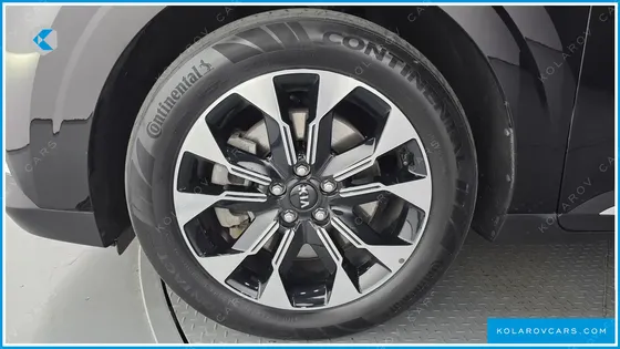 KIA CARNIVAL 9-SEATER SIGNATURE