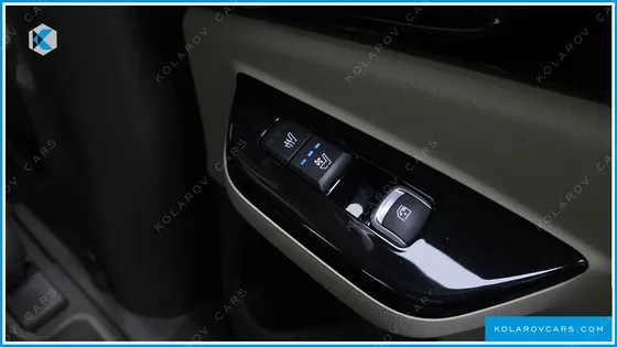 KIA CARNIVAL 9-SEATER SIGNATURE