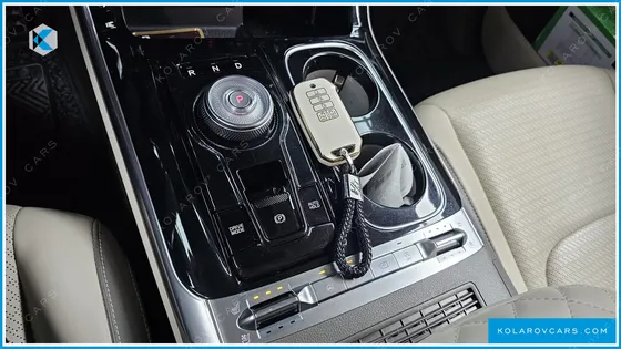 KIA CARNIVAL 7-SEATER HI-LIMOUSINE