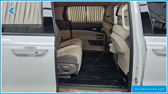 KIA CARNIVAL 7-SEATER HI-LIMOUSINE