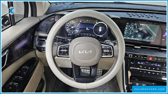 KIA CARNIVAL 7-SEATER HI-LIMOUSINE