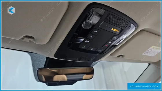 KIA CARNIVAL 7-SEATER HI-LIMOUSINE