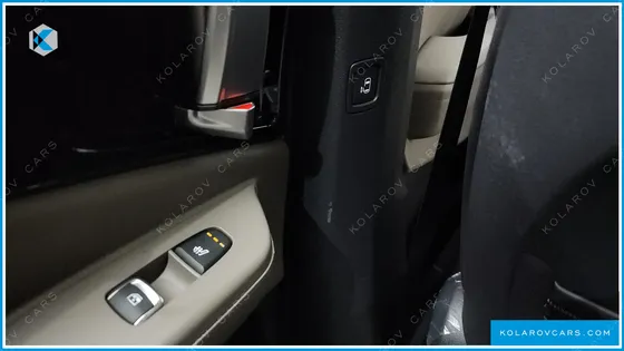 KIA CARNIVAL 9-SEATER SIGNATURE