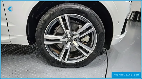 VOLVO XC60 T8 R-DESIGN