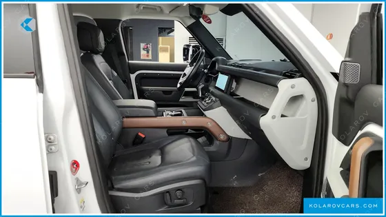 LAND ROVER DEFENDER 110 D300 HSE