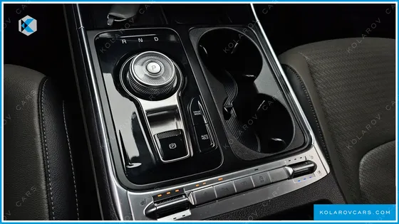 KIA CARNIVAL 7-SEATER NOBLESSE