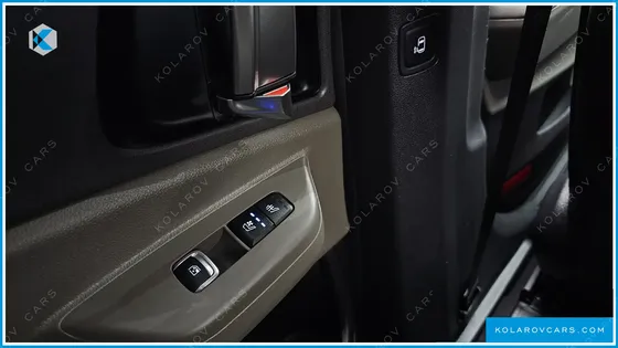KIA CARNIVAL 7-SEATER NOBLESSE