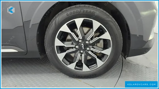 KIA CARNIVAL 7-SEATER NOBLESSE
