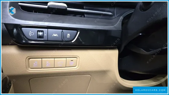 KIA CARNIVAL 7-SEATER NOBLESSE