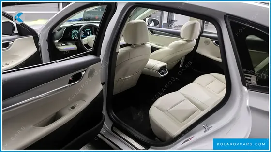 HYUNDAI GRANDEUR LE BLANC