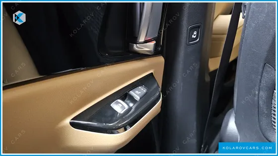 KIA CARNIVAL 9-SEATER NOBLESSE