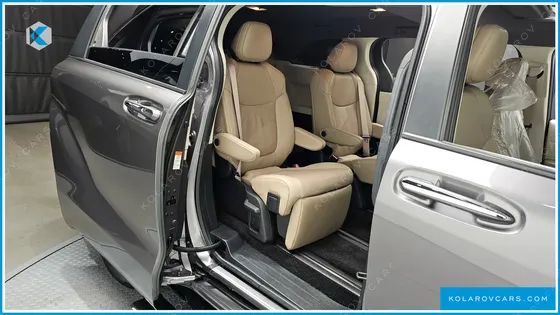 TOYOTA SIENNA 2.5 HYBRID AWD