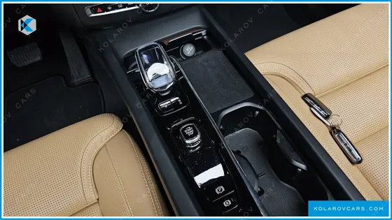 VOLVO XC60 B5 ULTIMATE BRIGHT