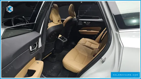 VOLVO XC60 B5 ULTIMATE BRIGHT