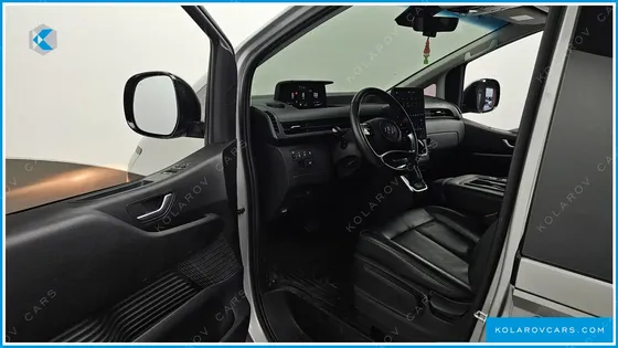HYUNDAI STARIA TOURER 9-SEATER
