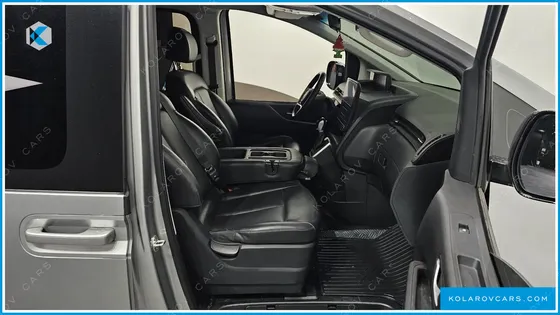 HYUNDAI STARIA TOURER 9-SEATER