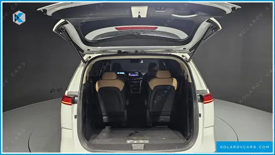 KIA CARNIVAL 9-SEATER NOBLESSE