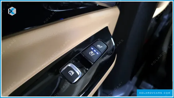 KIA CARNIVAL 7-SEATER SIGNATURE