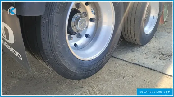TATA DAEWOO NOBUS MID-SIZE TRUCK ROYAL