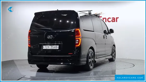 HYUNDAI STAREX 12-SEATER WAGON