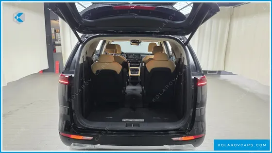 KIA CARNIVAL 9-SEATER SIGNATURE