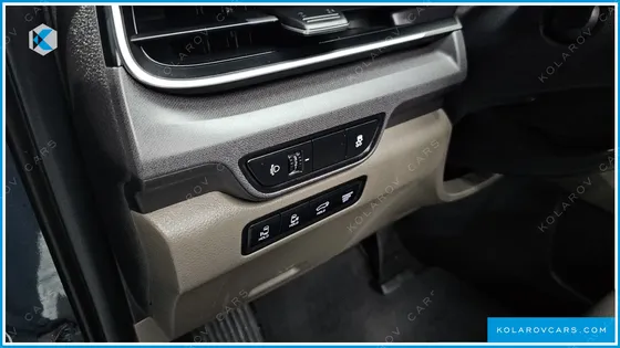 KIA CARNIVAL 7-SEATER NOBLESSE