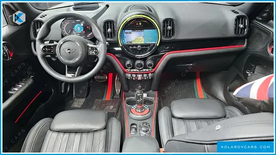 MINI COUNTRYMAN JCW LAUNCH PACK