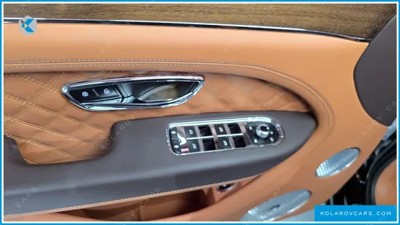 BENTLEY BENTAYGA 4.0 V8 AZURE