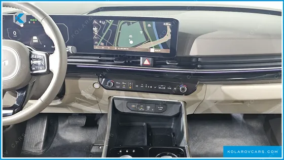 KIA CARNIVAL GASOLINE 7-SEATER HI LIMOUSINE