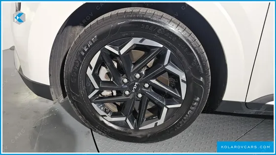 KIA CARNIVAL 9-SEATER NOBLESSE