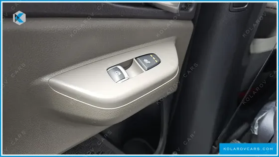 KIA CARNIVAL 9-SEATER NOBLESSE