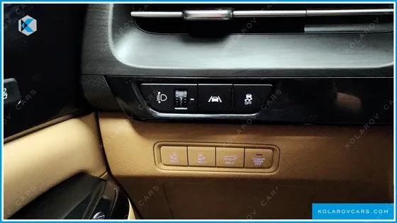 KIA CARNIVAL 7-SEATER SIGNATURE