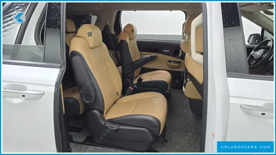 KIA CARNIVAL 9-SEATER SIGNATURE