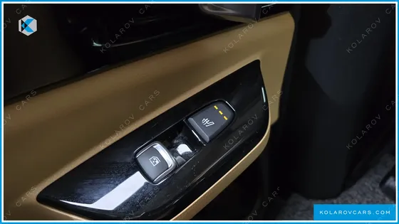 KIA CARNIVAL 9-SEATER SIGNATURE