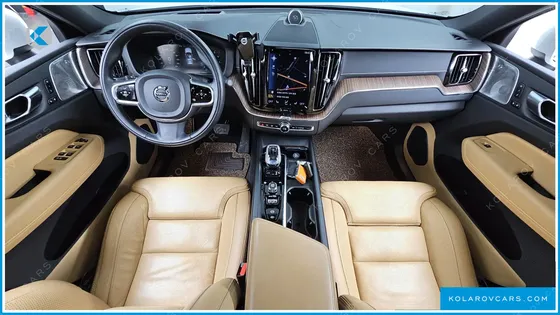 VOLVO XC60 B5 INSCRIPTION