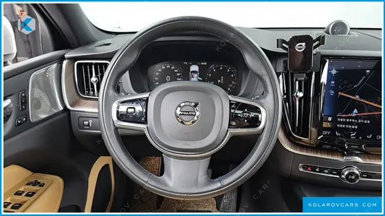 VOLVO XC60 B5 INSCRIPTION
