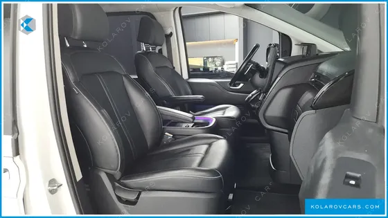 HYUNDAI STARIA LOUNGE 9-SEATER