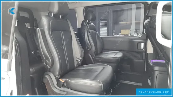 HYUNDAI STARIA LOUNGE 9-SEATER